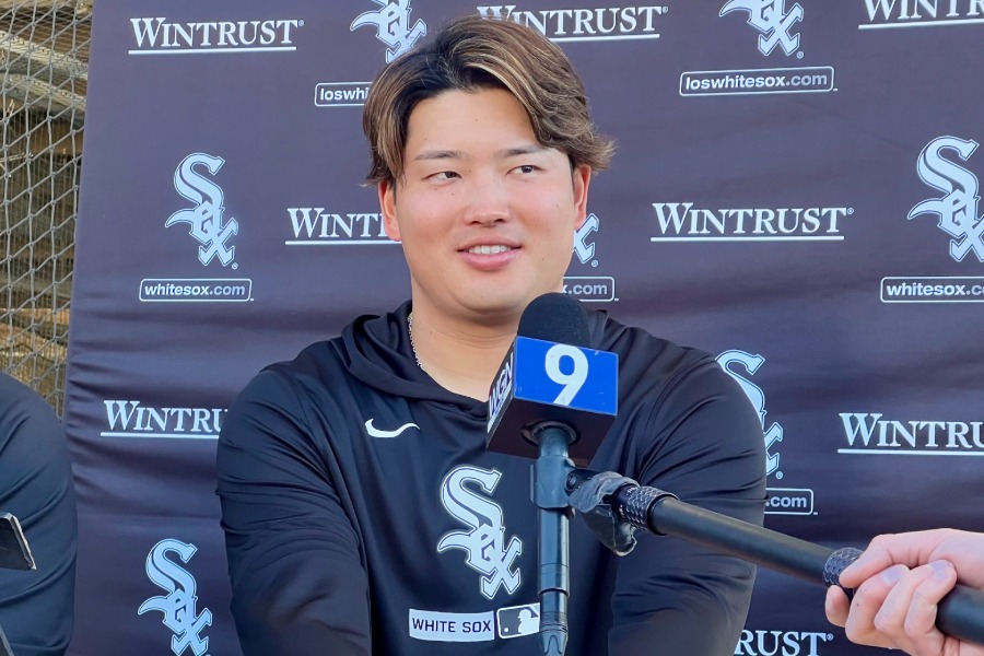 囲み取材に臨んだホワイトソックス・村上宗隆【写真:小谷真弥】