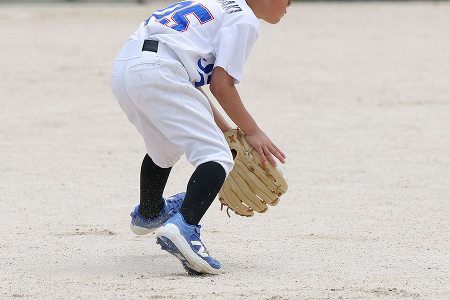 ゴロ捕球で「最も避けたい」事前動作とは（写真はイメージ）