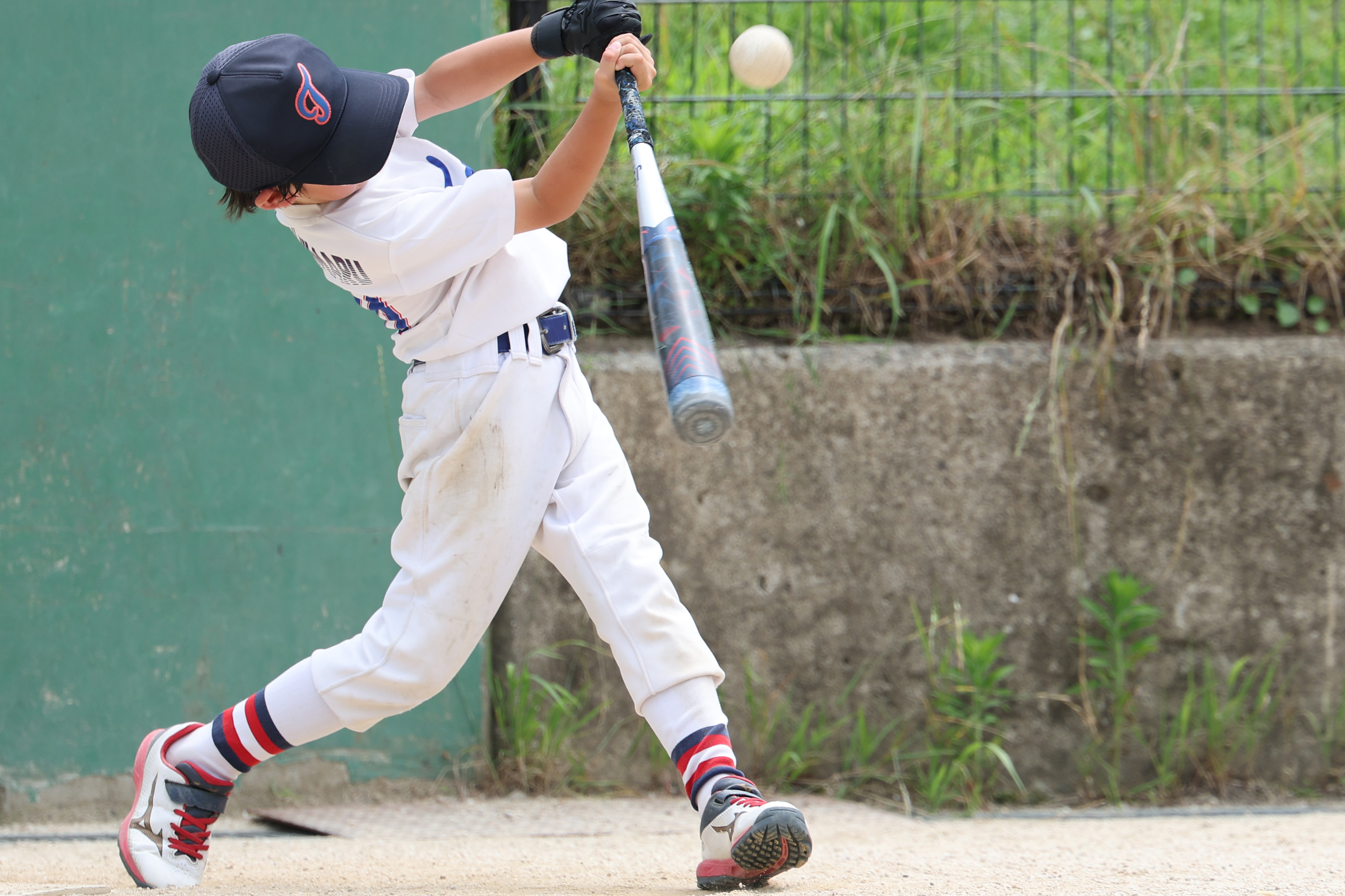 強い打球を飛ばすためのステップ改善ドリルとは（写真はイメージ）