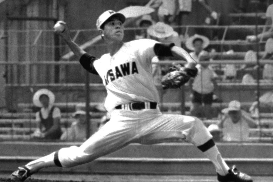 甲子園で力投する三沢時代の太田幸司氏【写真提供：産経新聞社】　