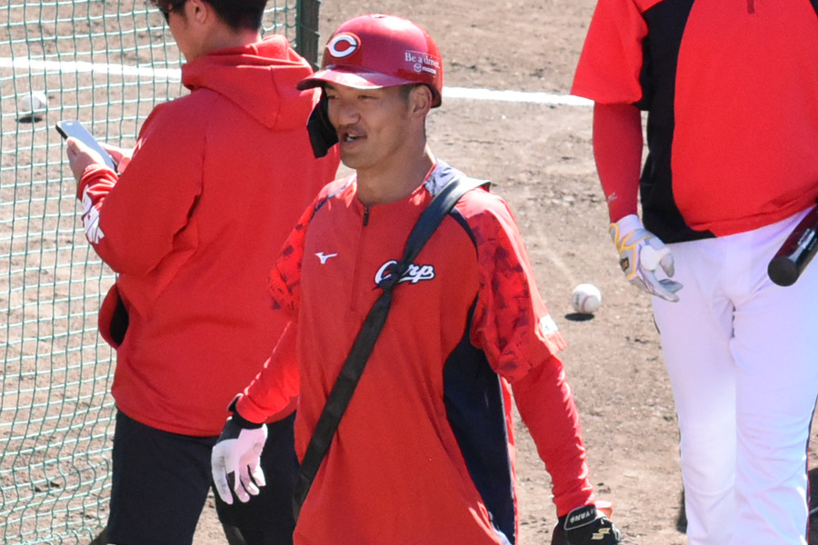 キャンプで練習を行う広島・矢野雅哉【写真：真田一平】