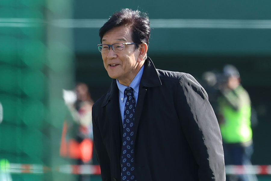 侍ジャパンの練習を訪問した栗山英樹氏【写真：加治屋友輝】