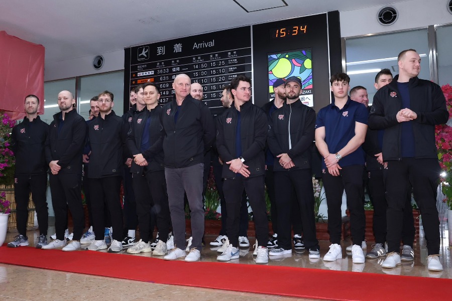 空港でセレモニーに参加したチェコ代表【写真：加治屋友輝】
