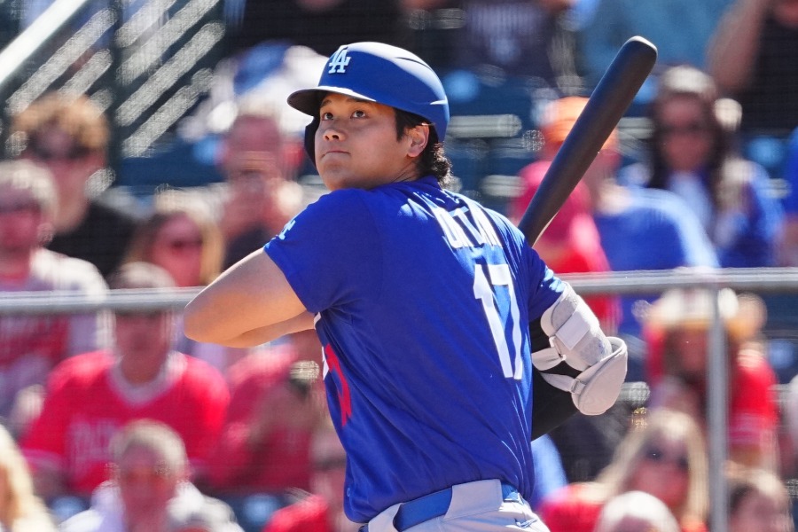 初回に安打を放ったドジャース・大谷翔平【写真：荒川祐史】