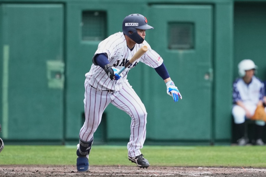 侍ジャパンのサポートメンバーとして出場している巨人・中山礼都【写真：小林靖】