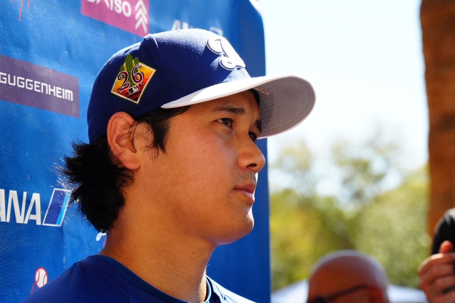 BP登板後取材に応じたドジャース・大谷翔平【写真：荒川祐史】