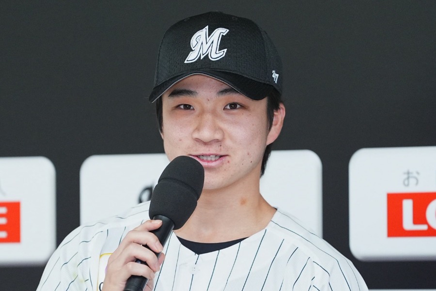 ロッテ・杉山諒【写真：小林靖】