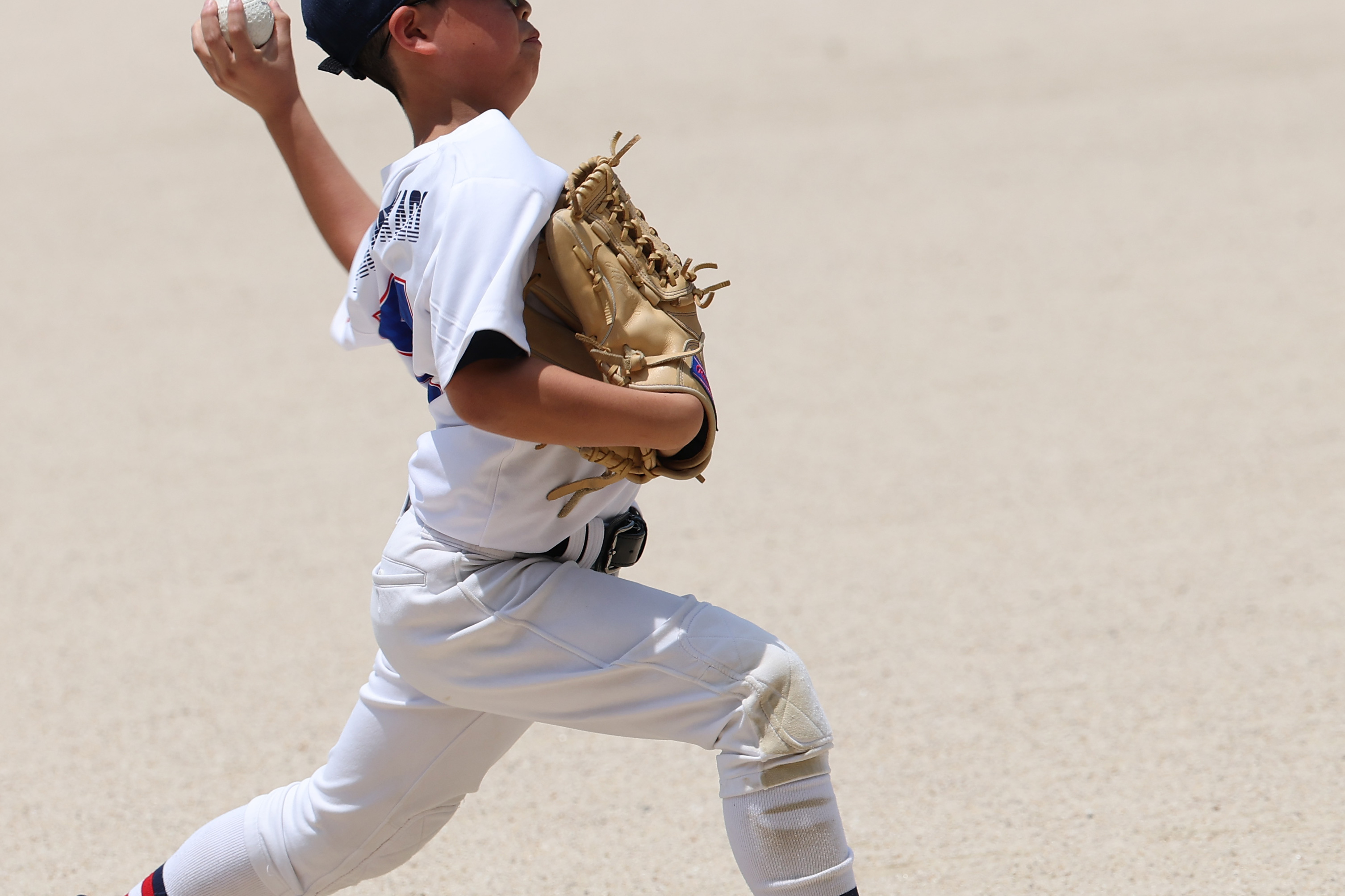 投球時の“理想の捻れ”を作るストレッチとは（写真はイメージ）
