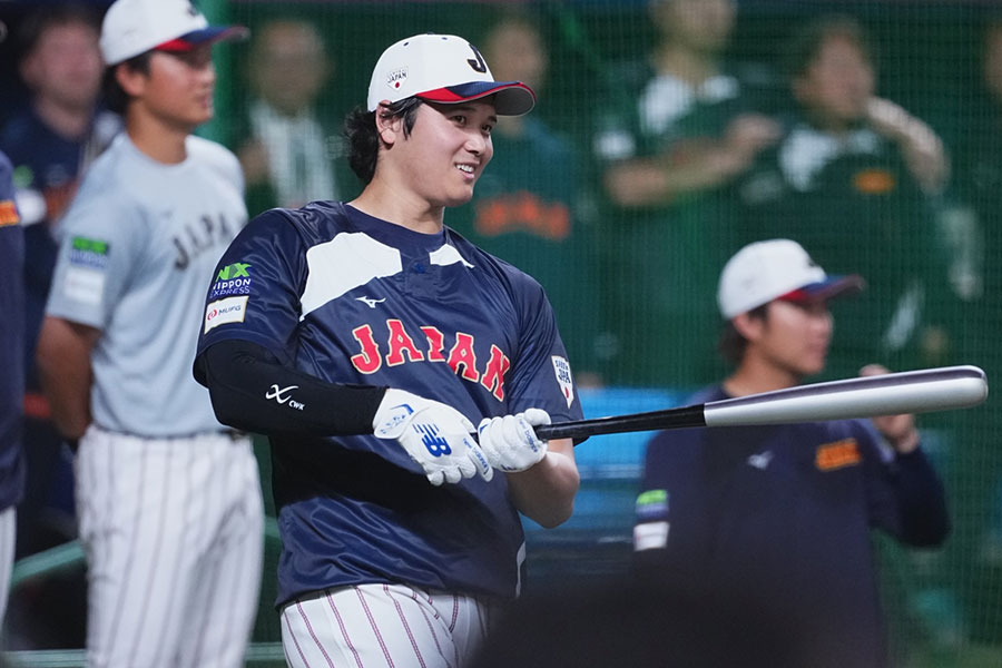 試合前練習に臨んだ侍ジャパン・大谷翔平【写真：小林靖】