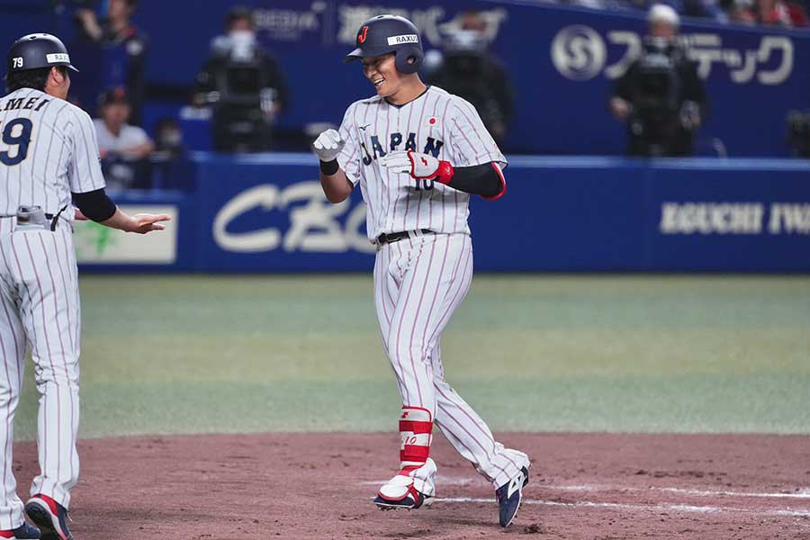 2回にソロを放った侍ジャパン・佐々木泰【写真：小林靖】