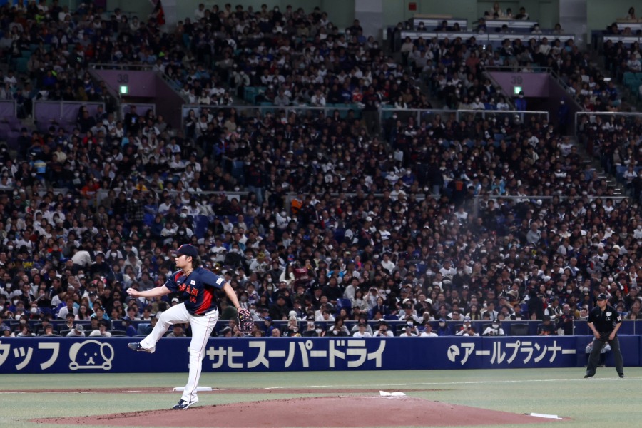 マイケル・クレア記者が日本のお菓子を絶賛した【写真:加治屋友輝】