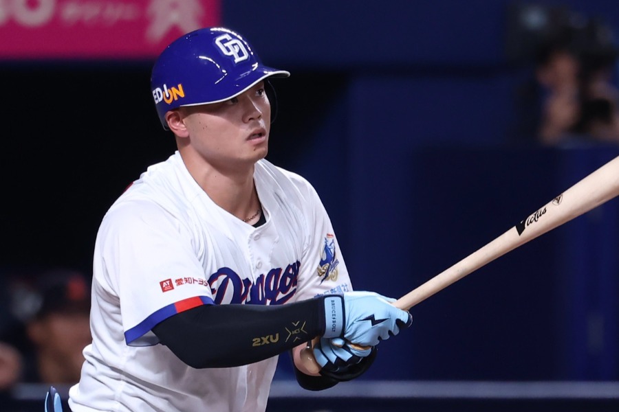 中日・細川成也【写真：加治屋友輝】