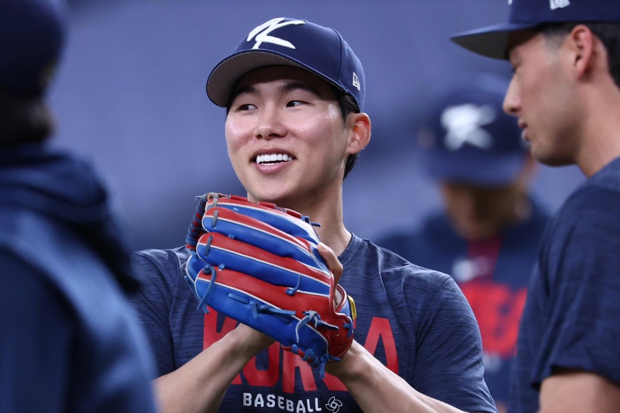 練習に参加した韓国代表のキム・ヘソン【写真：加治屋友輝】