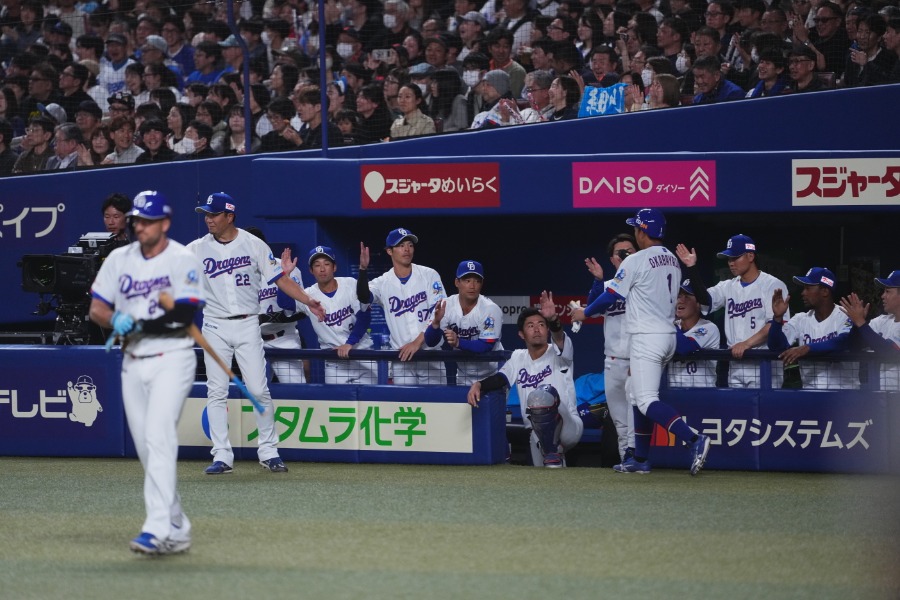 侍ジャパンと対戦した中日ナイン【写真：小林靖】