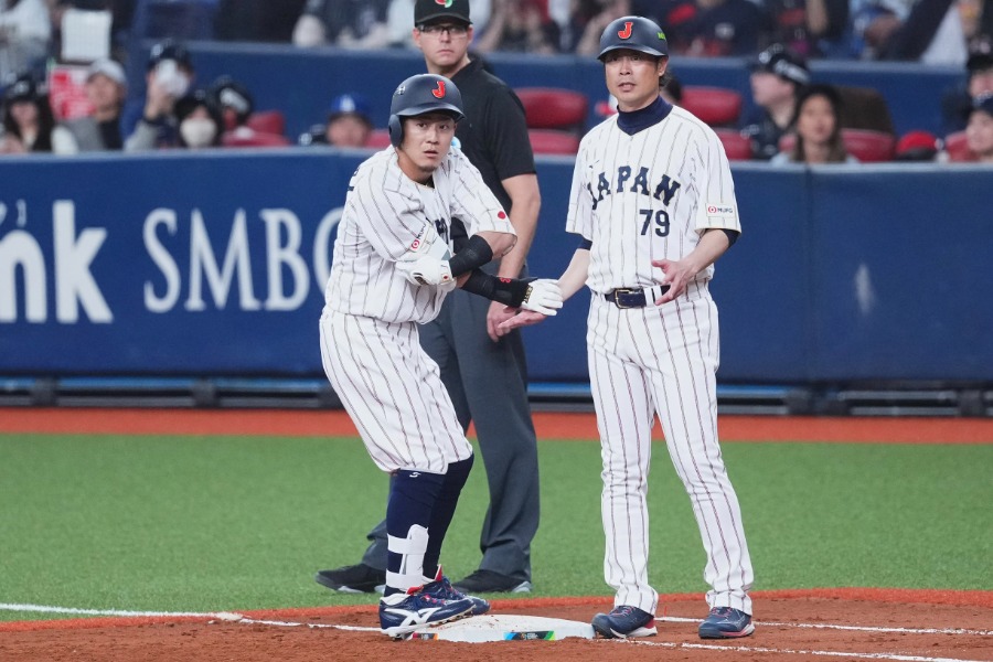 安打を放った侍ジャパン・牧原大成【写真:小林靖】