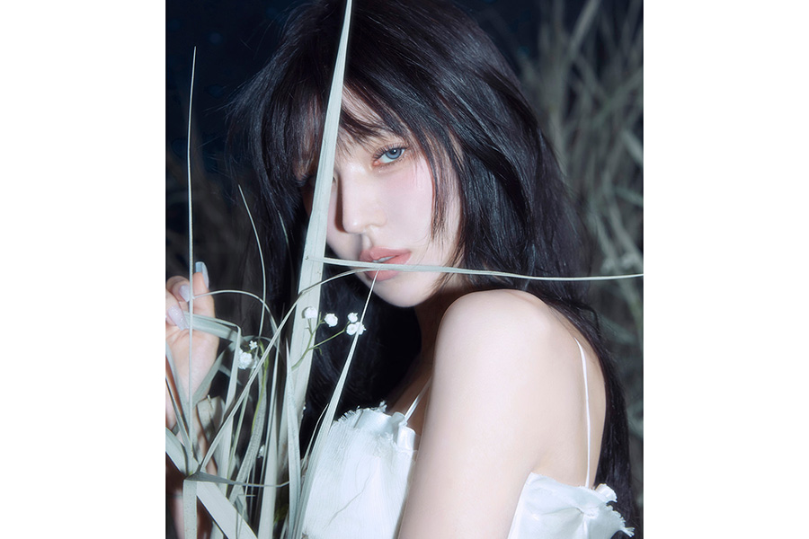 始球式をする女性アイドルグループ「Red Velvet」のウェンディさん（WBC公式Xからスクリーンショット）