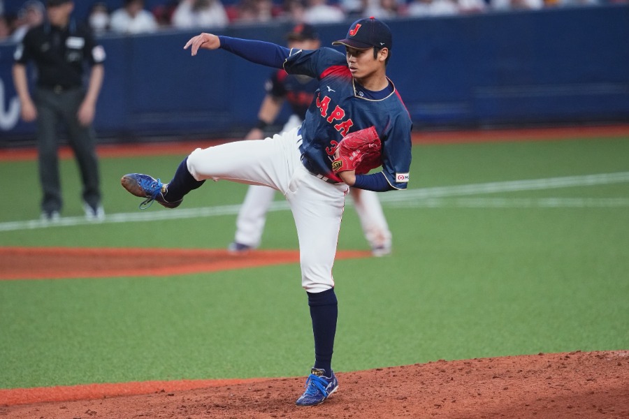 侍ジャパンのサポートメンバーとして登板した根尾昂【写真:小林靖】