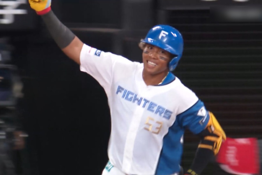 ロッテ戦で本塁打を放った日本ハム・水谷瞬【画像：パーソル パ・リーグTV】