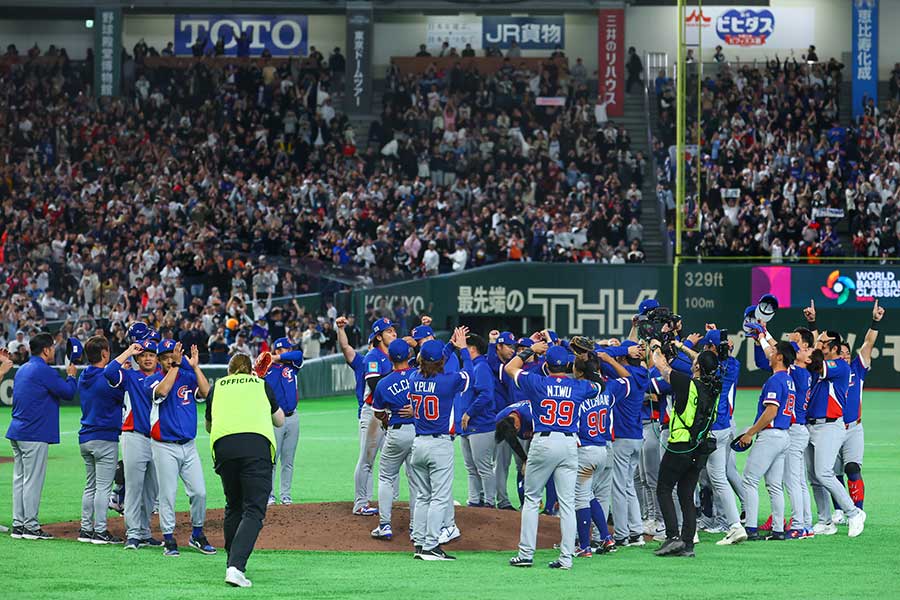 韓国代表との死闘を制し喜びを爆発させる台湾代表【写真:加治屋友輝】