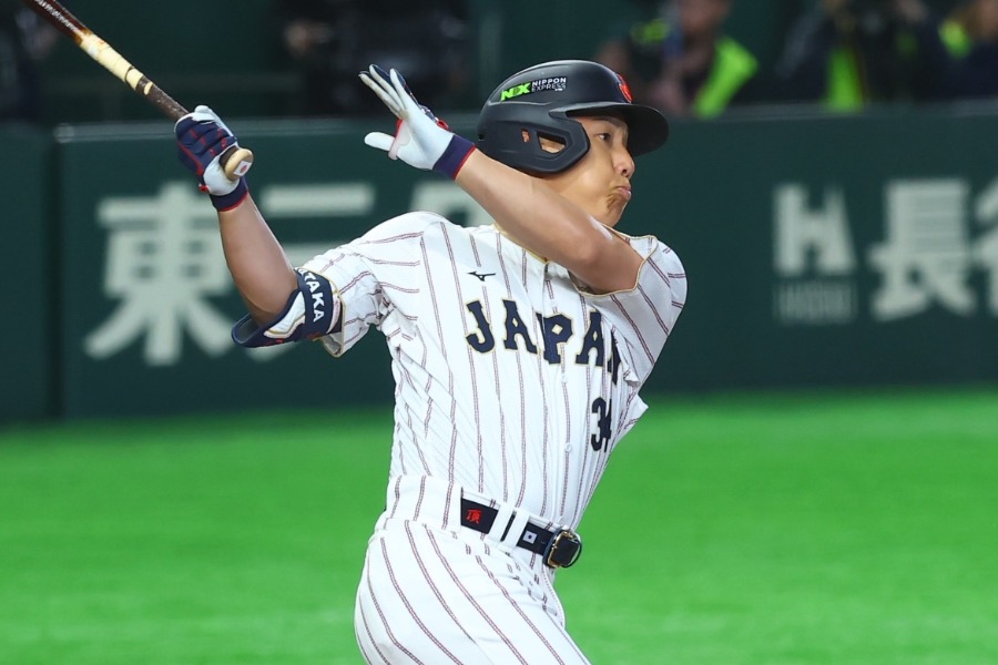 逆転2ランを放った侍ジャパン・吉田正尚【写真：加治屋友輝】