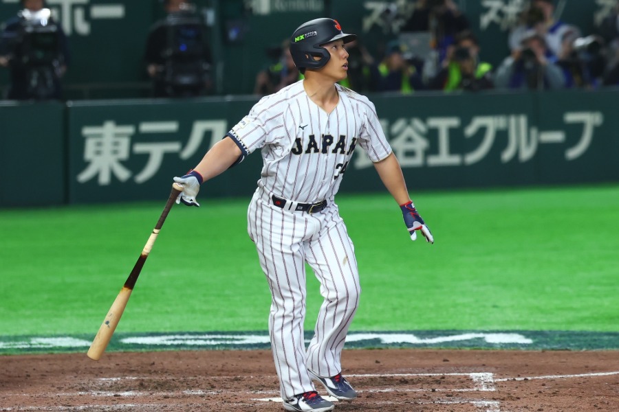 逆転2ランを放った侍ジャパン・吉田正尚【写真：加治屋友輝】