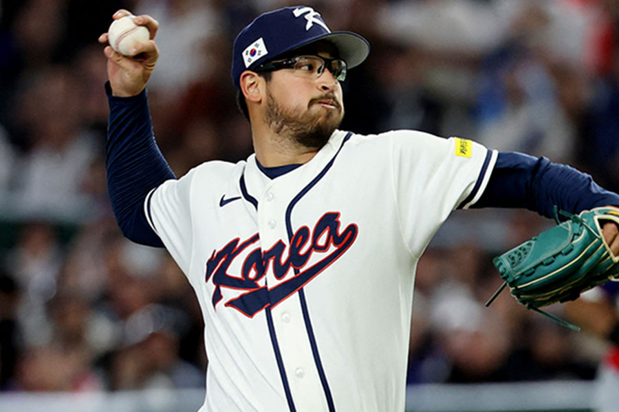 2ランを許した韓国代表のデーン・ダニング【写真:ロイター】