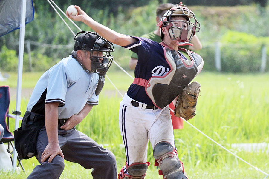 「投手・捕手兼任禁止」が導入される背景とは【写真提供:フィールドフォース】