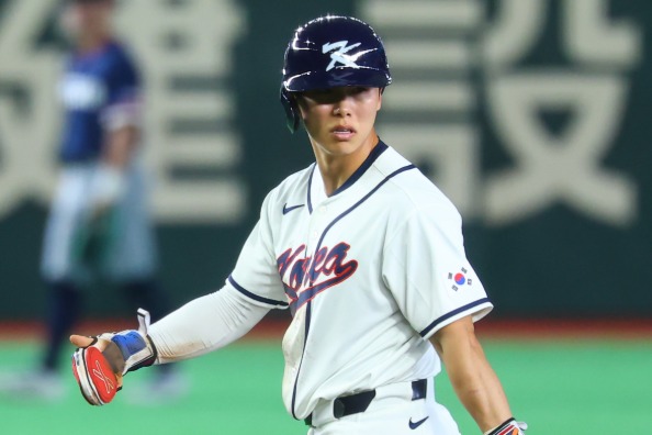 豪州戦のスタメンを外れた韓国代表のキム・ヘソン【写真：加治屋友輝】