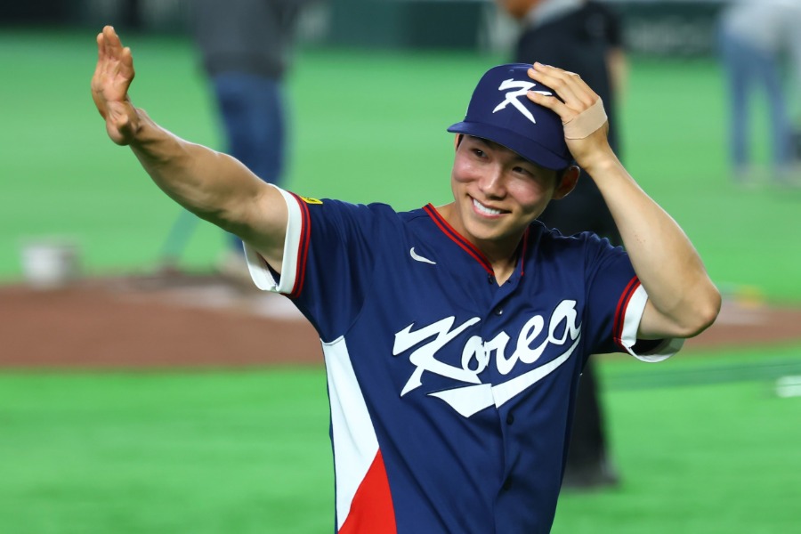 勝利を喜ぶ韓国代表のキム・ヘソン【写真：加治屋友輝】