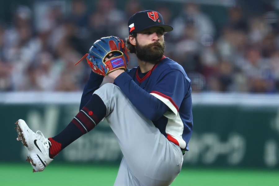 侍ジャパン戦で力投するチェコ代表のオンジェイ・サトリア【写真：加治屋友輝】