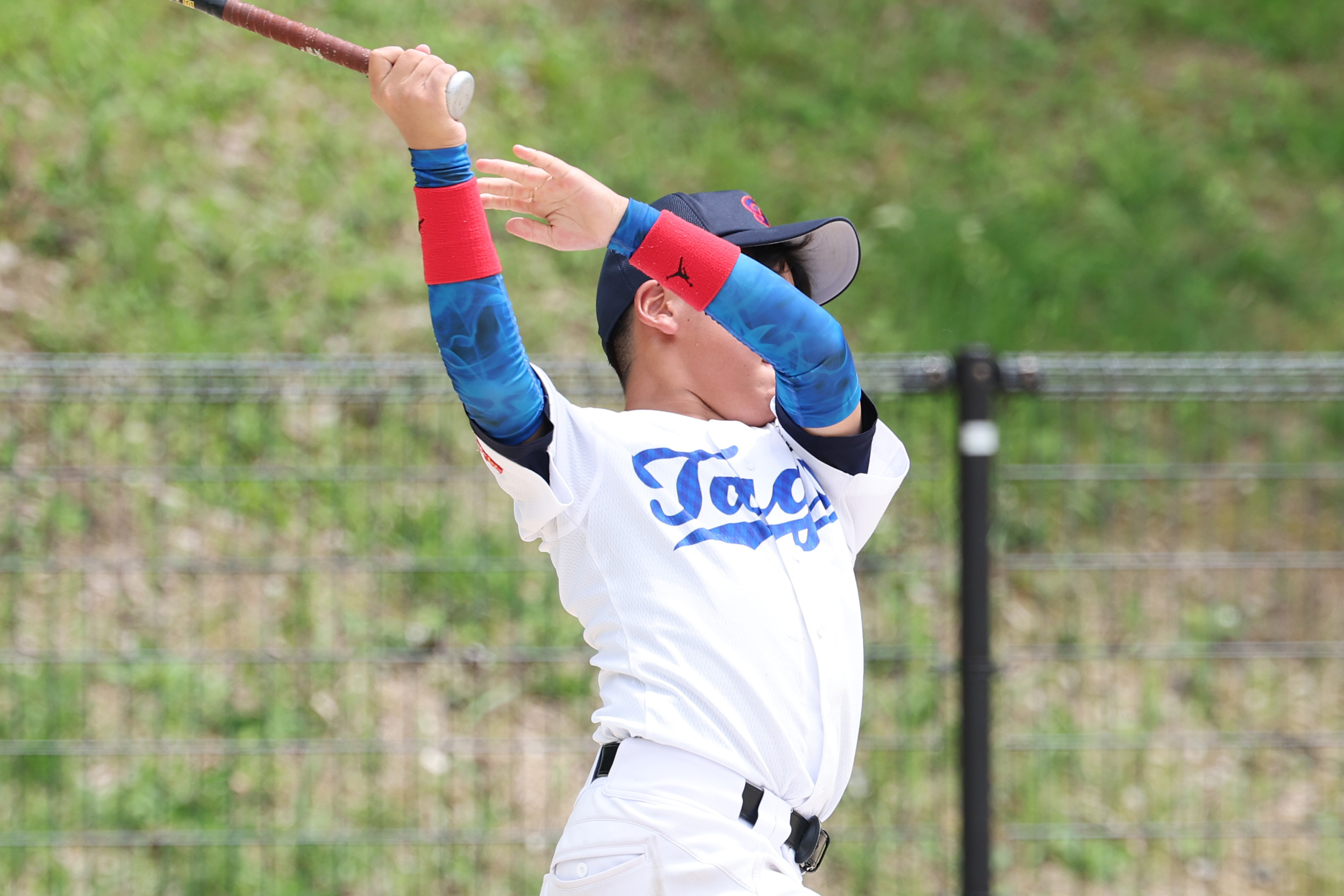 非力でも遠くに打球を飛ばすコツとは（写真は多賀少年野球クラブ）