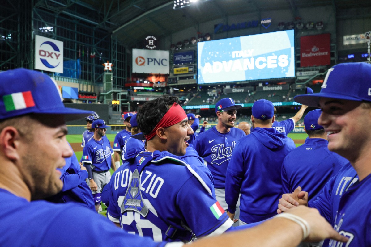 メキシコ戦に勝利し喜ぶイタリア代表【写真：ロイター】