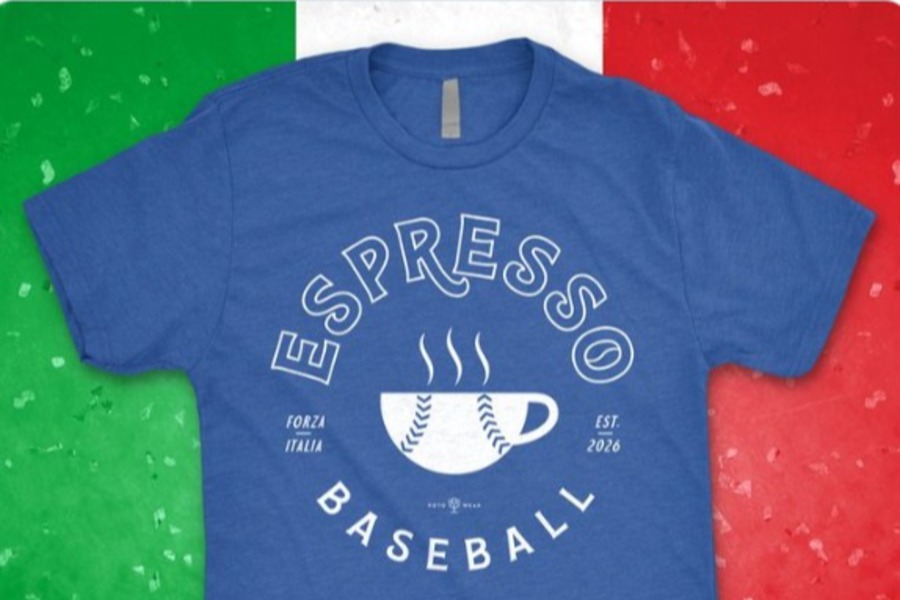 イタリア代表の活躍を称えたTシャツ(画像はスクリーンショット)