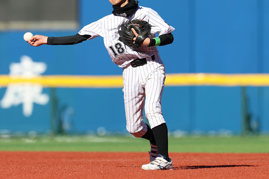 送球の正確性が高まる“ステップインドリル”とは(写真はイメージ)