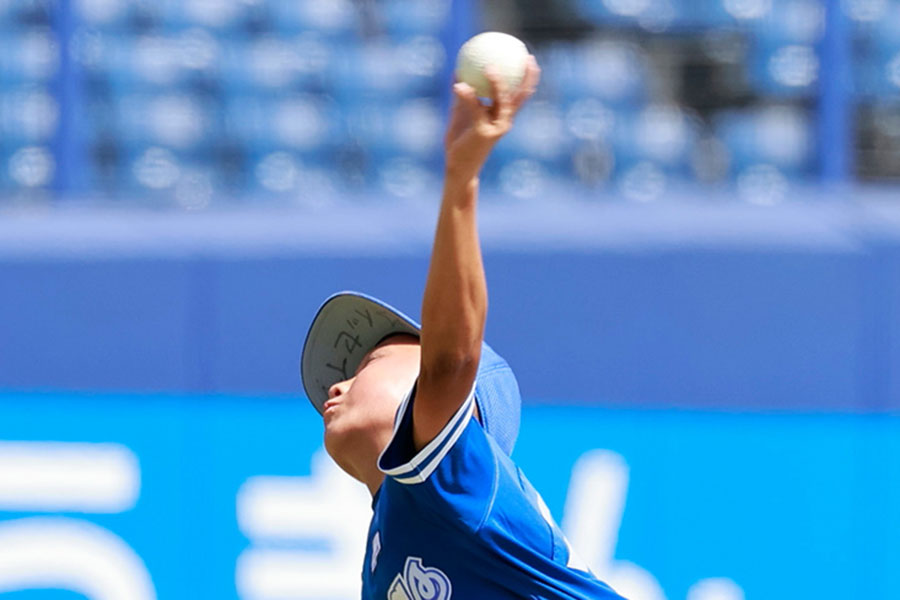 ボールを“前で離す”投げ方になるストレッチとは（写真はイメージ）