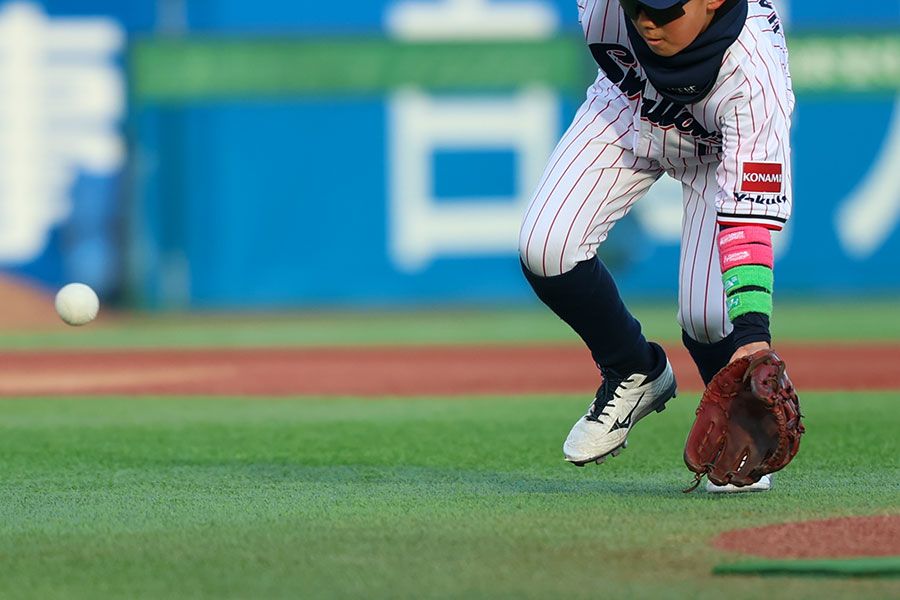 内野手に必須な“1歩目”の反応力を磨くドリルとは（写真はイメージ）