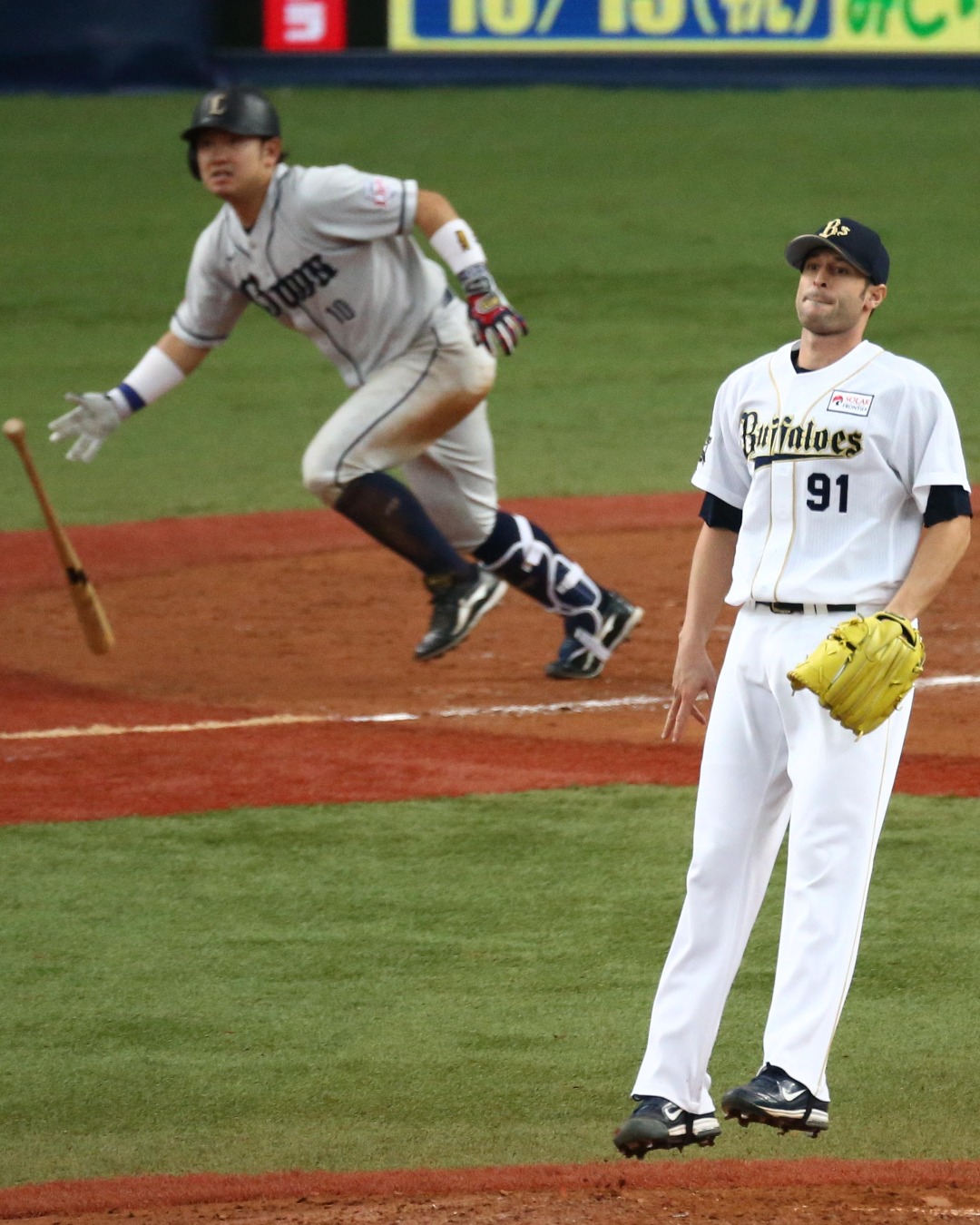 森友哉に本塁打を浴びるマエストリ（2014年）【写真提供：産経新聞社】