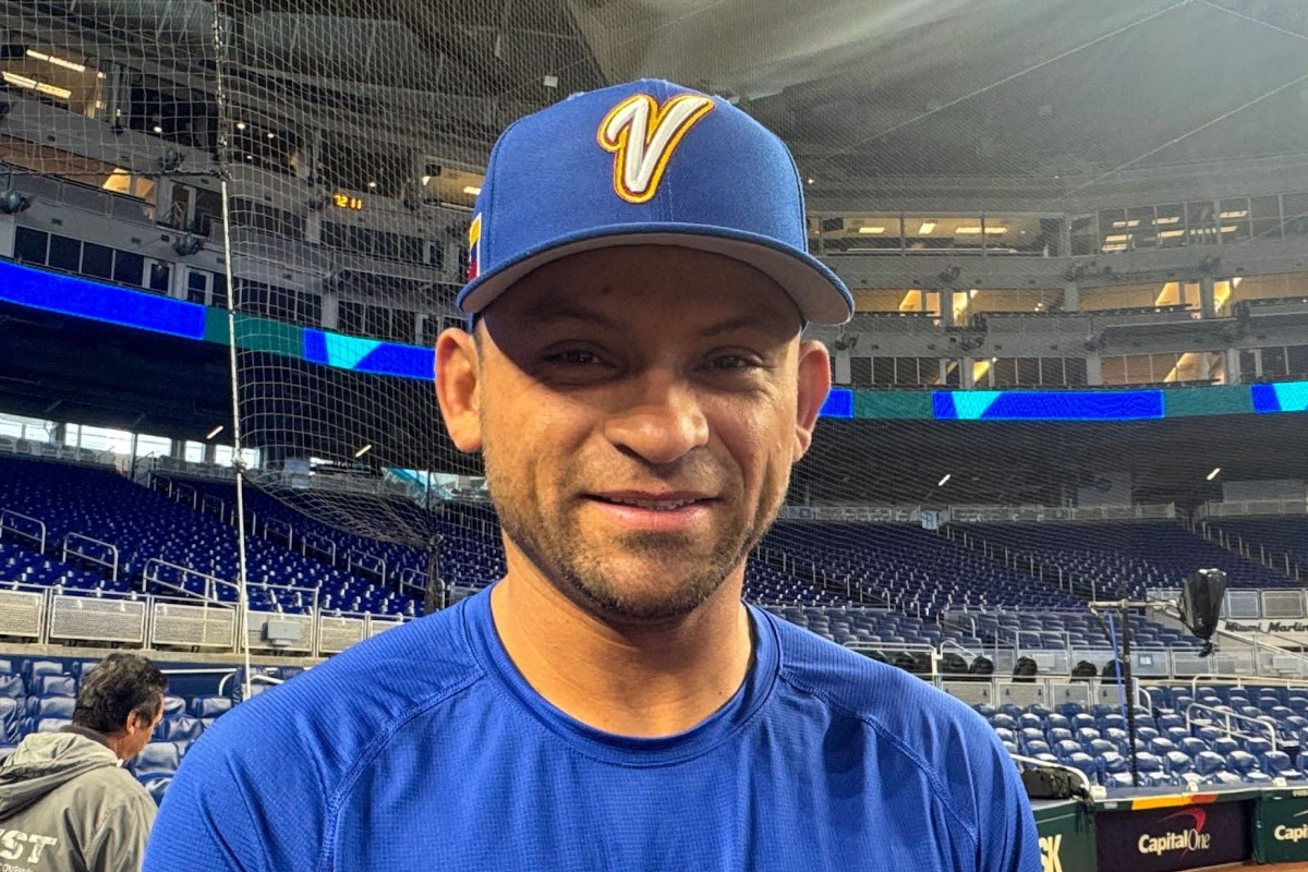 ベネズエラ代表のヘラルド・パーラ一塁コーチ【写真：佐藤直子】