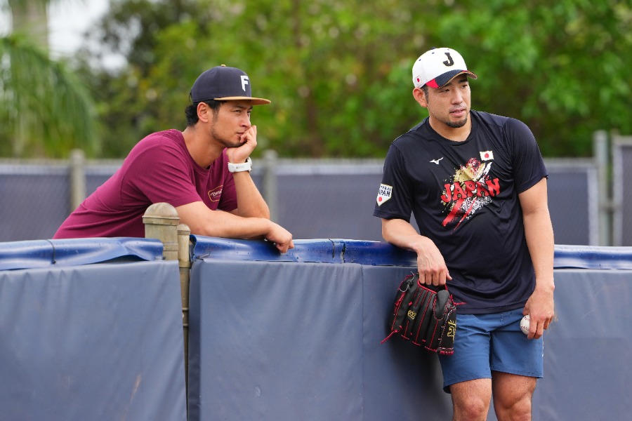 侍ジャパンに再合流したダルビッシュ有（左）と菊池雄星【写真：Getty Images】