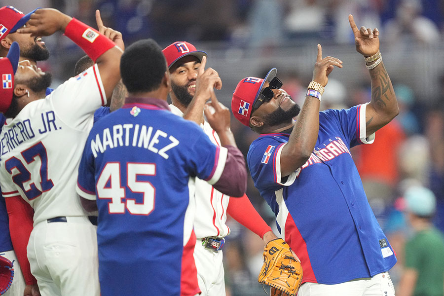 準決勝進出を決めたドミニカ共和国代表ナイン【写真：ロイター】