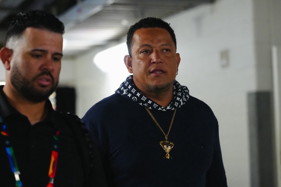 球場入りしたベネズエラ代表のサルバドール・ペレス【写真：荒川祐史】