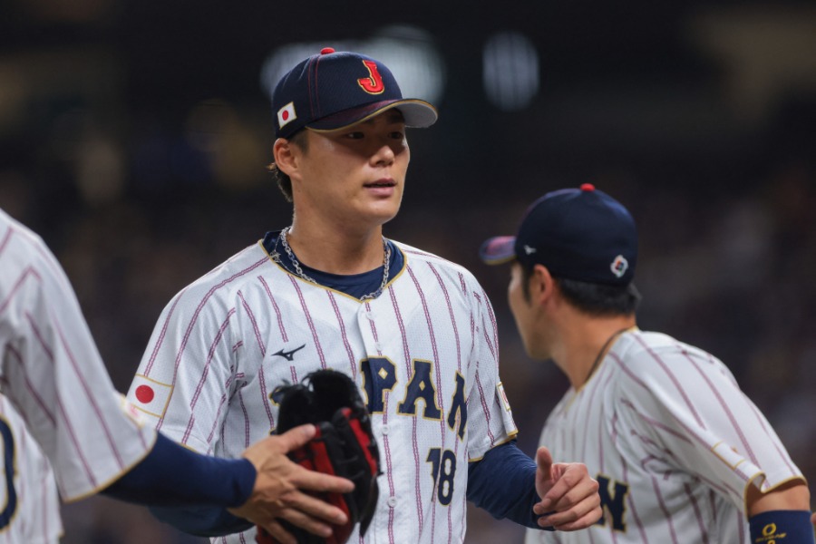 ベネズエラ戦に先発した侍ジャパン・山本由伸【写真：ロイター】