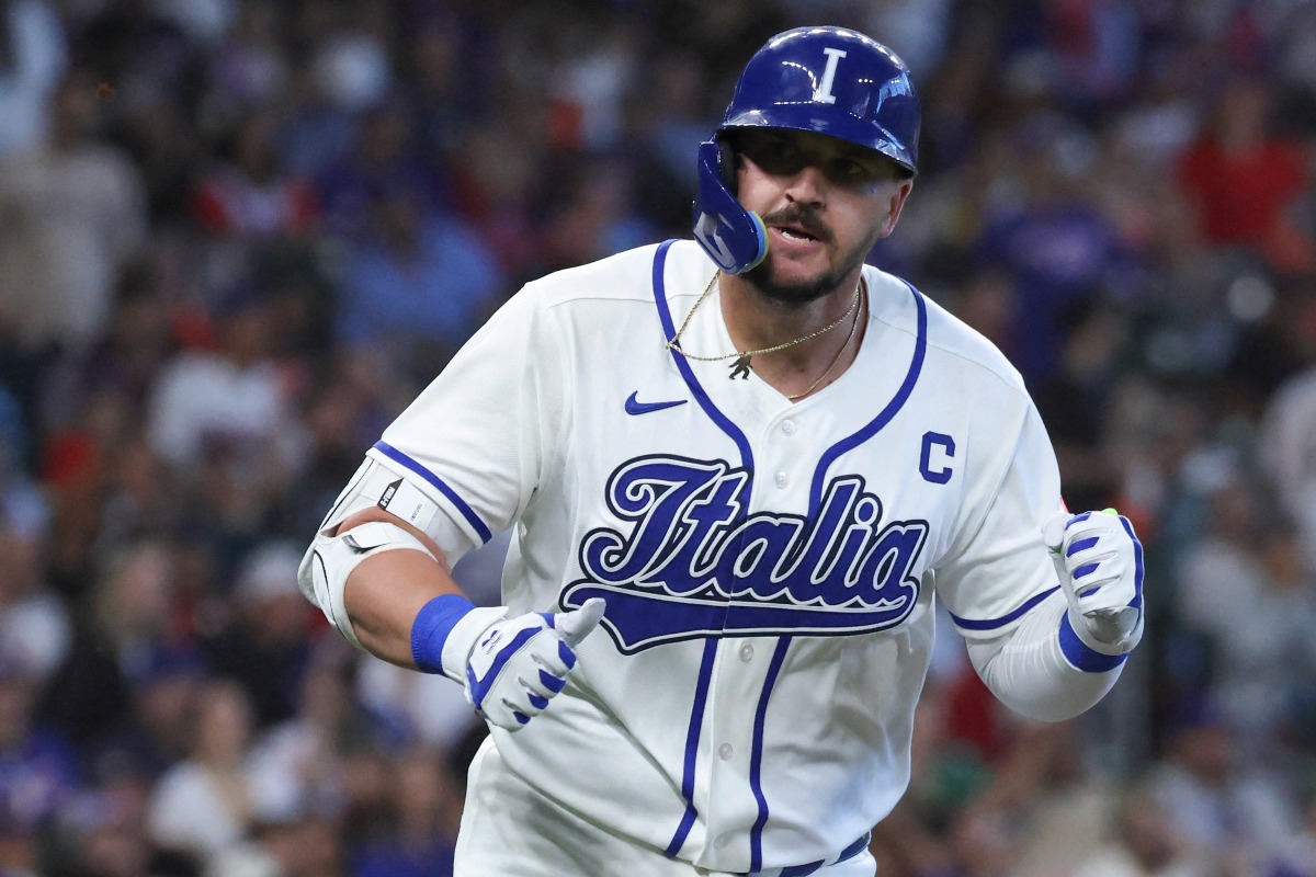 快進撃のイタリア代表を牽引するビニー・パスカンティーノ【写真：ロイター】