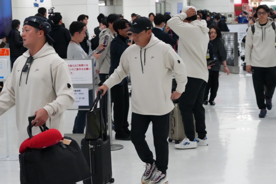 帰国した侍ジャパンナイン【写真：イワモトアキト】