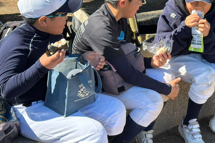 栄養満点の補食を詰められる人気のアイテムとは【写真：編集部】