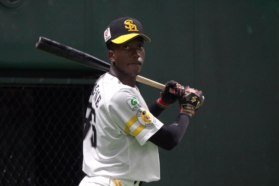 ソフトバンクのイヒネ・イツア【写真：竹村岳】