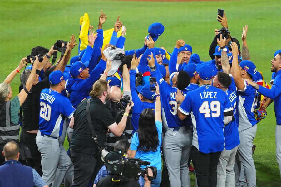 WBC初優勝を飾ったベネズエラ代表ナイン【写真：荒川祐史】