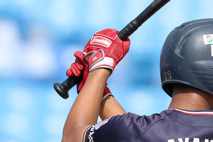 バットの操作性が高まる正しい握り方とは（写真はイメージ）