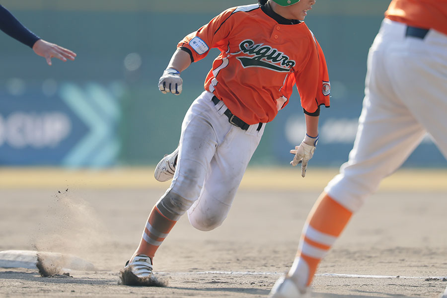 走塁で際どい打球の判断力が高まるトレーニングとは（写真はイメージ）