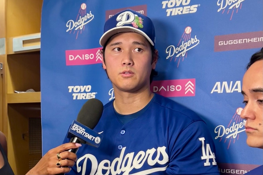 取材に対応したドジャース・大谷翔平【写真：小谷真弥】